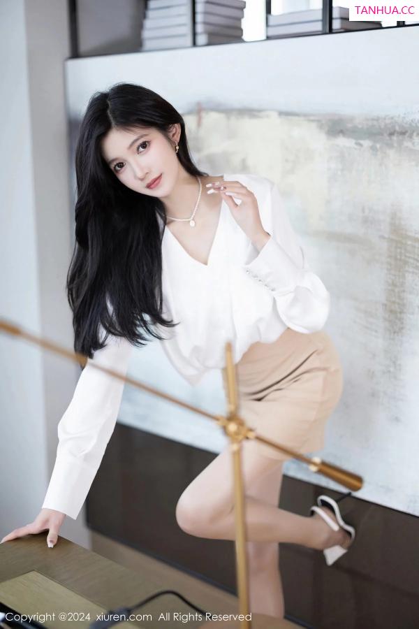 程程程  [XiuRen]高清写真图 2024.01.03 No.7906 程程程- 丝袜美腿第11张图片